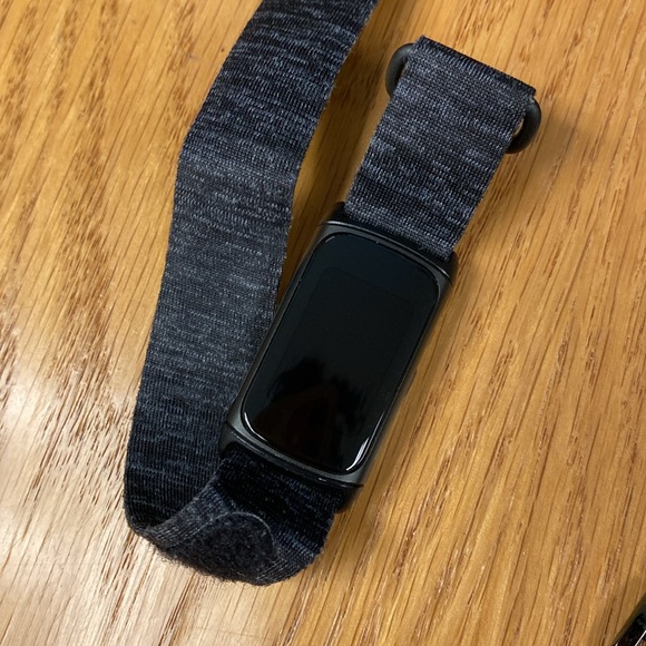 Fitbit Charge 6 - Picture 2 of 7